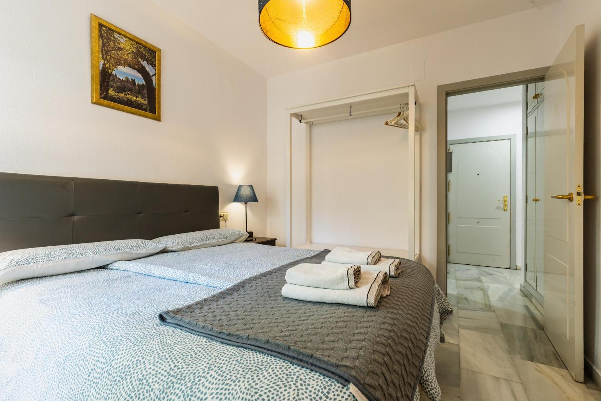 Apartamentos Ruta De La Sierra Cenes De La Vega Bagian luar foto